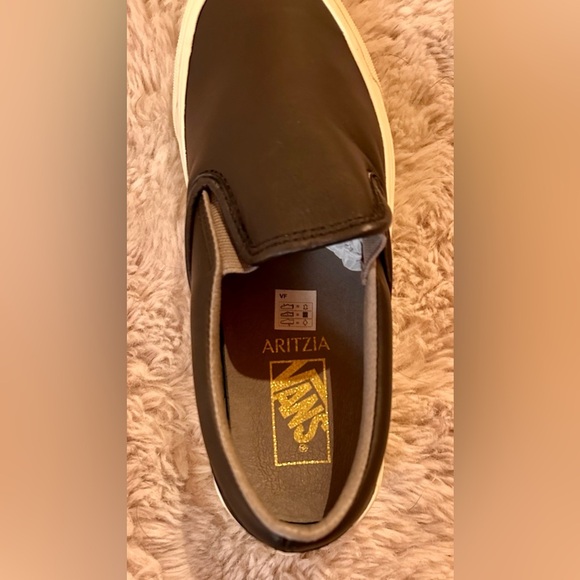 Vans x Aritzia Classic Slip-On Leather Sneaker - Picture 2 of 4